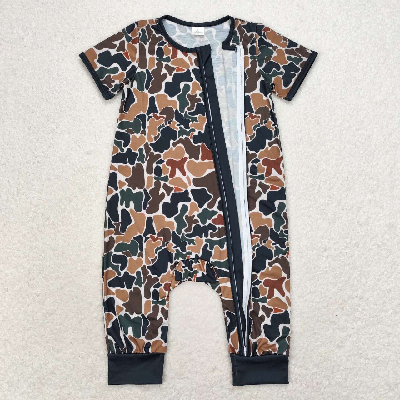 short sleeve camo zip sleeper boy