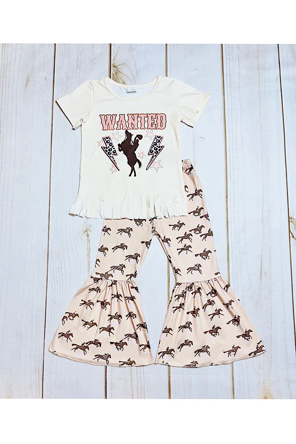 "WANTED" cowboy riding a horse cream 2pc set