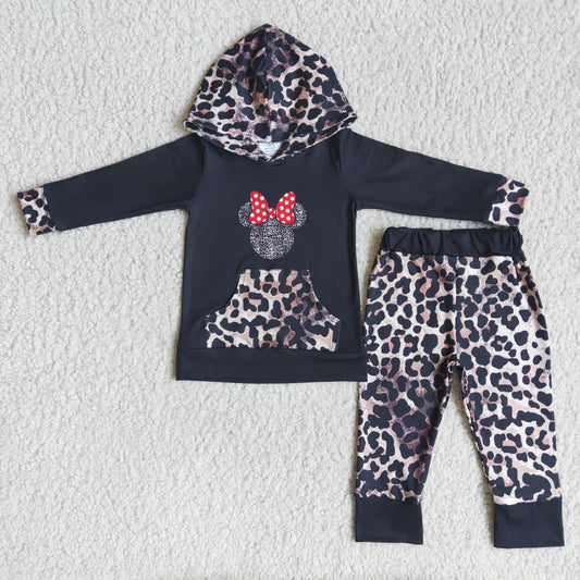 black leopard hoodie outfit