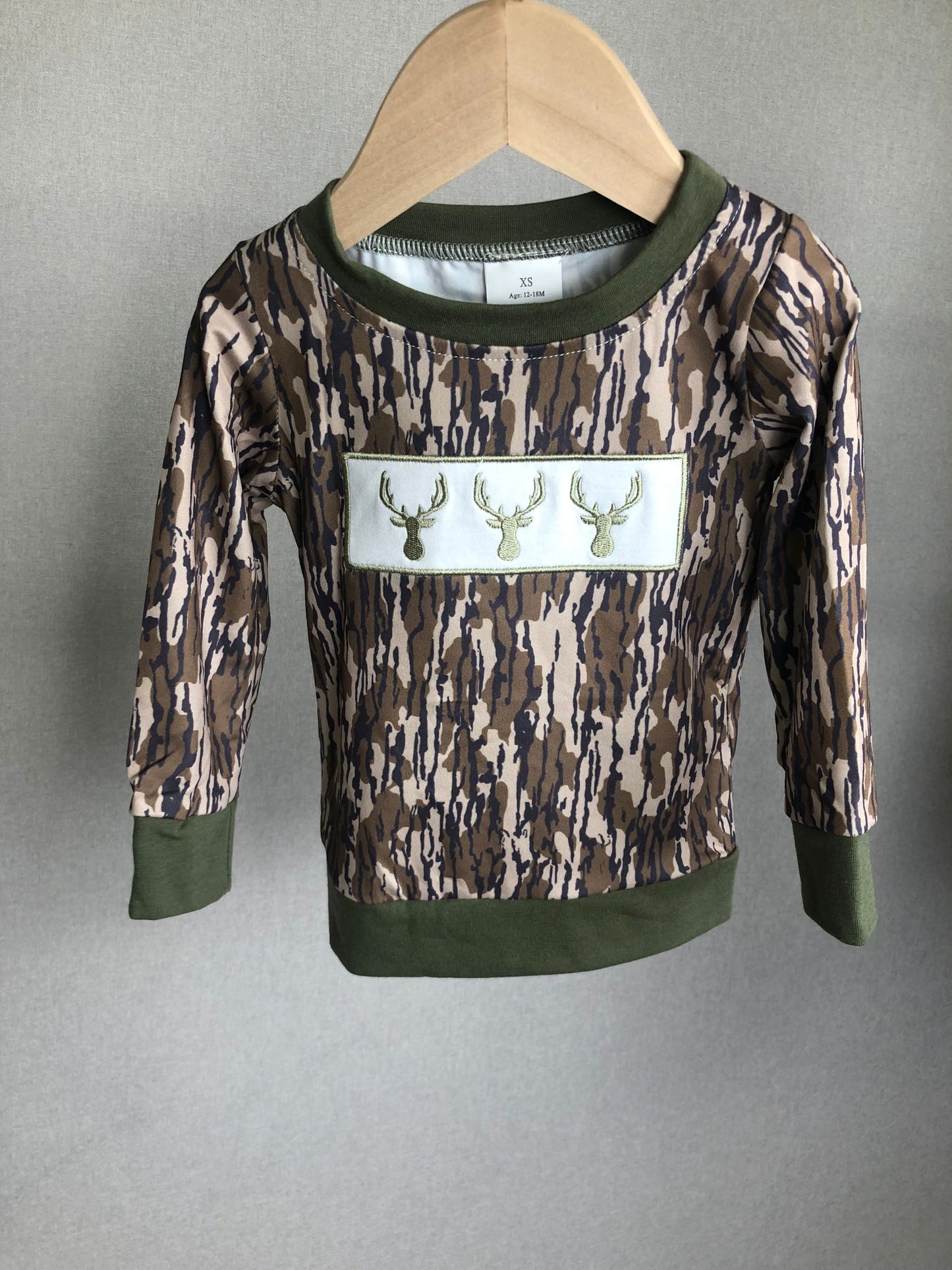 boy deer embroidery pullover