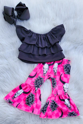 Black ruffle top w/hot pink checkers & bull skulls print bell bottoms 2pc set