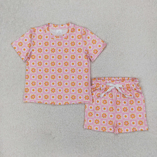 checkered daisy flower shorts set