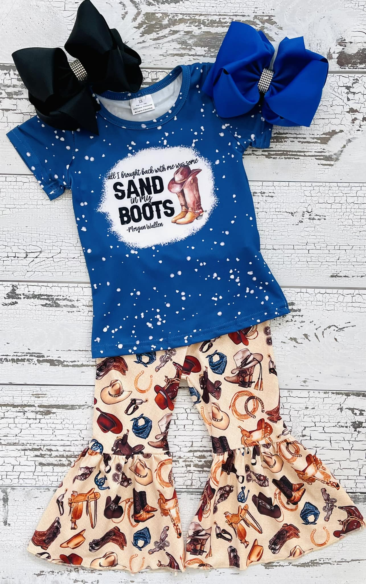 sand boots print bells outfit