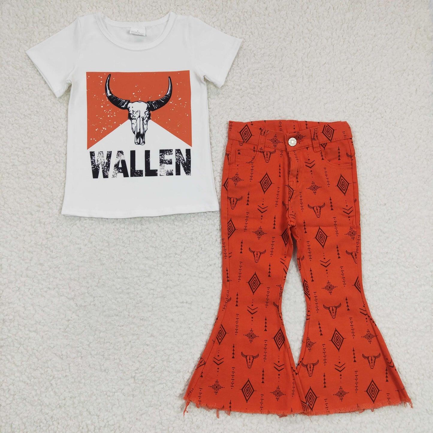 girl wallen t-shirt western jeans outfit