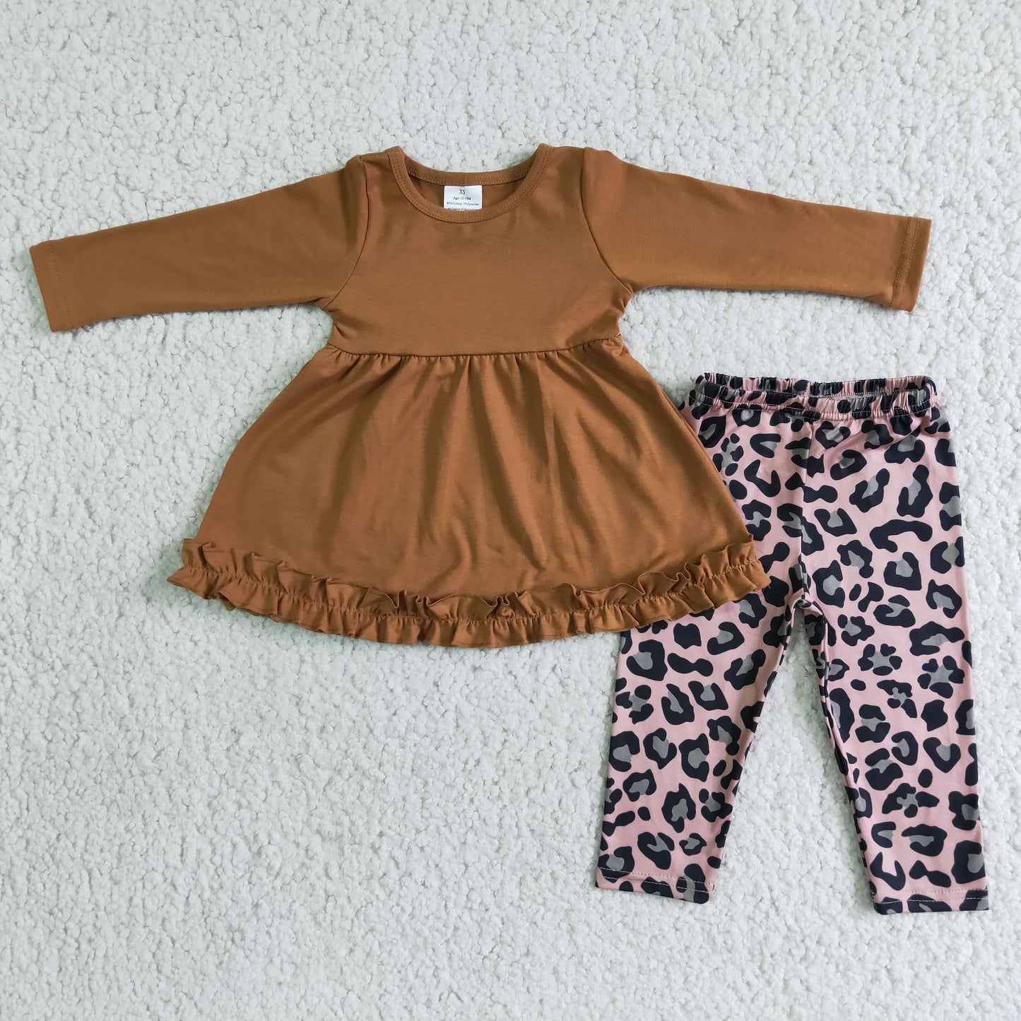 Brown Ruffle Top Leopard Leggings Outfit